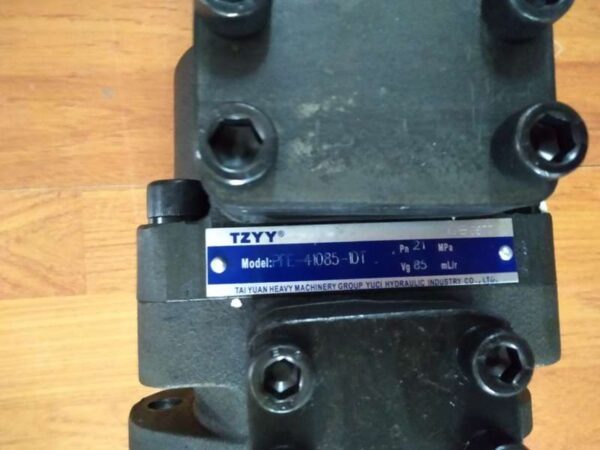 Bom-canh-quat-thuy-luc