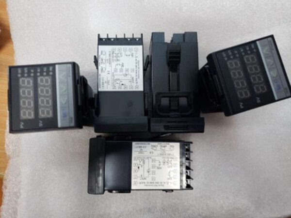 bo-dieu-khien-nhiet-do-Omron