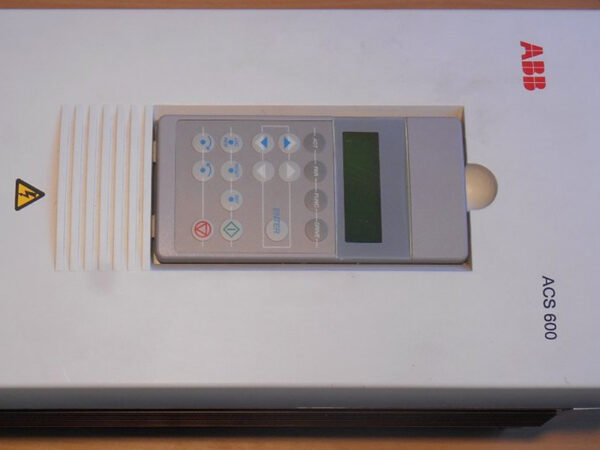 man-hinh-bien-tan-ABB-ACS600-ACS800