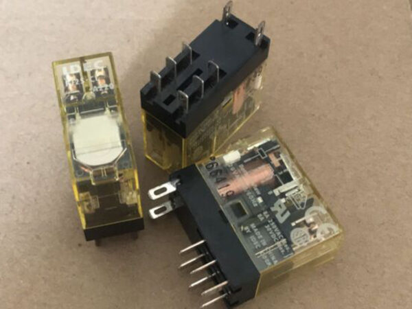Relay-RJ2S-CL-A220-Idec