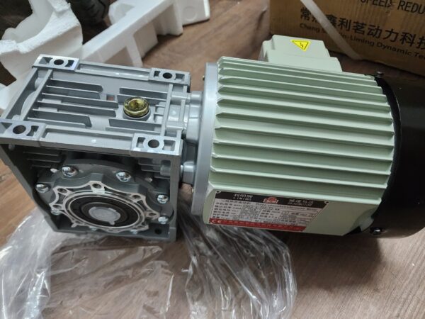 hop-giam-toc-liming-sceom63-0-75kw-motor-cm12-4-750-tj
